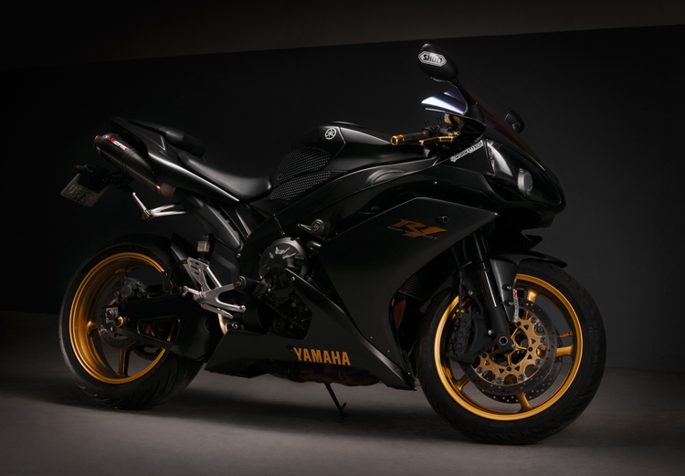 <i>Yamaha R1 RN19</i><span>Motoryzacja</span>